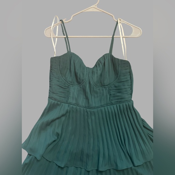 Lulus Luxe Perfection Emerald Green Pleated Tiered Backless Maxi Dress - Medium - Picture 3 of 6